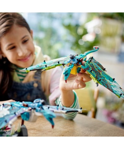 LEGO Avatar Jake & Neytiri Banshee Flight Set - 572 Pieces for Na'vi Adventures